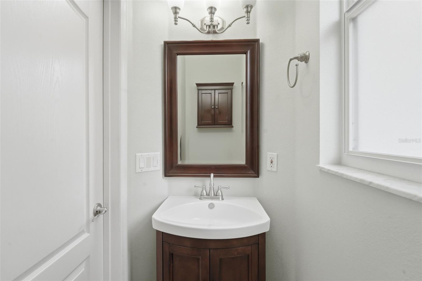 ANDOVER CAY PH 01 44/98 - Residential