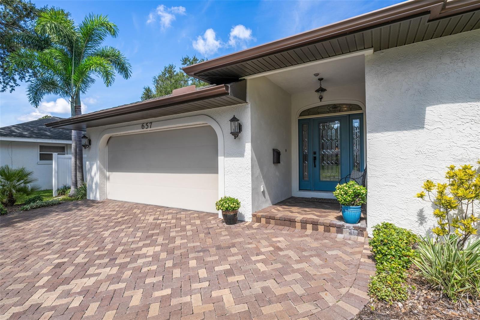 657 RIVIERA BAY DRIVE NE