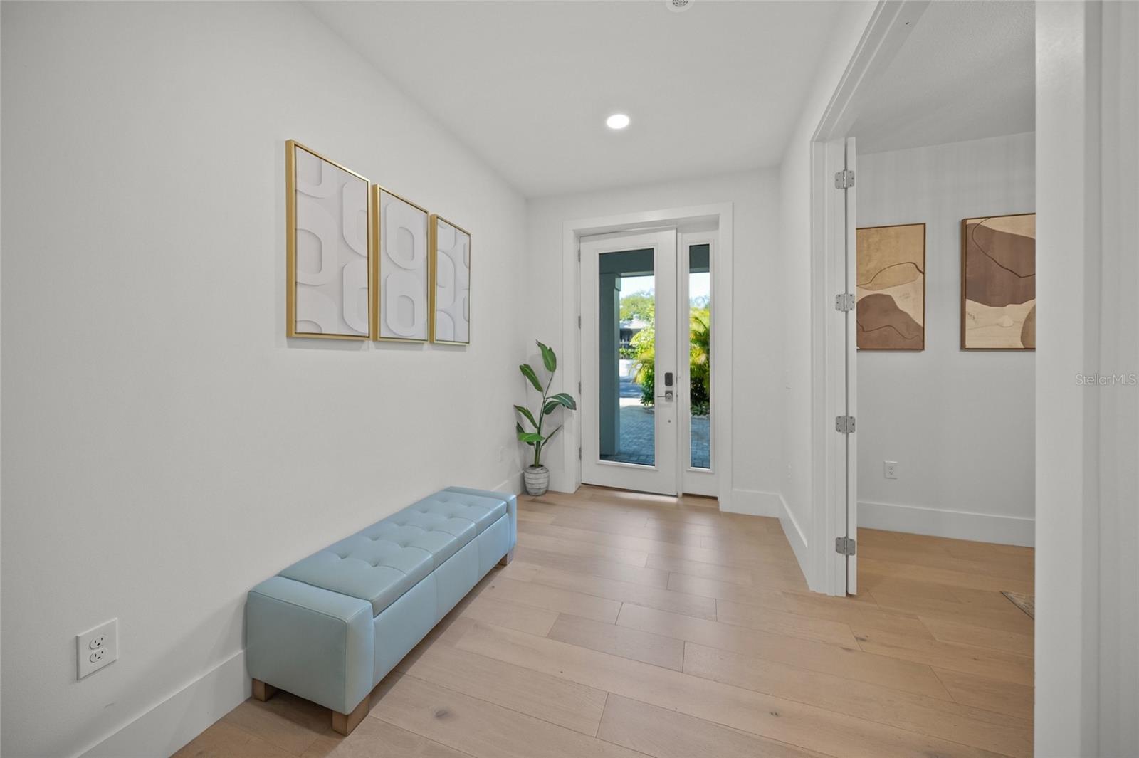 3319 S OSPREY AVENUE