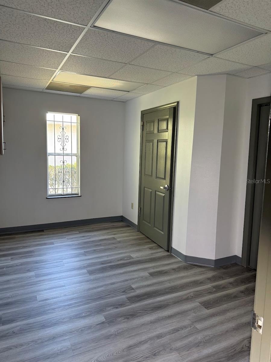 PADDOCK PARK COMM CENTER P - Commercial Lease