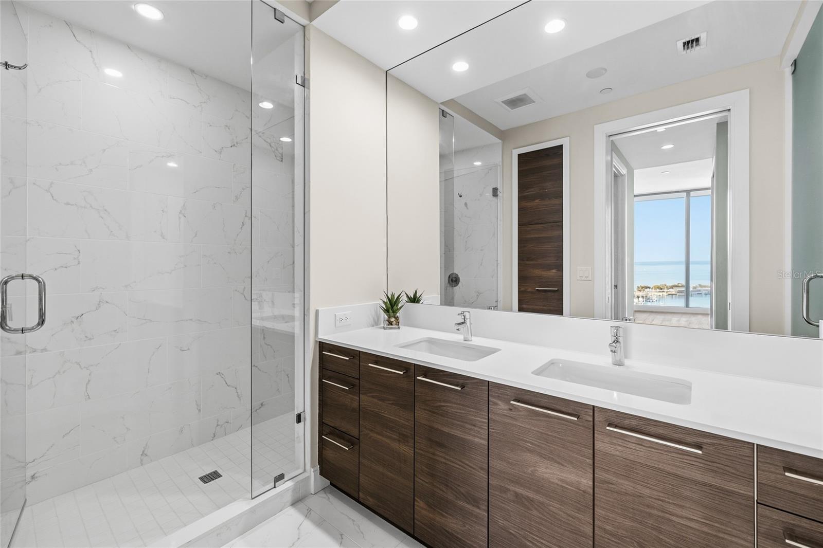 ONE ST. PETERSBURG - Residential