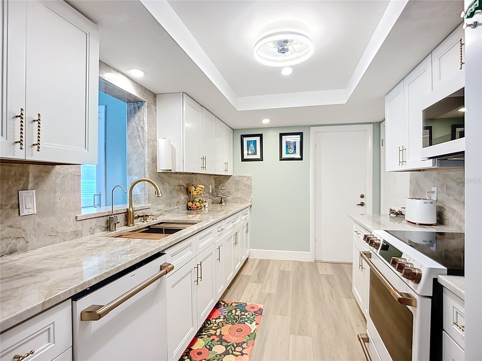 SHADOW LAKES - Residential