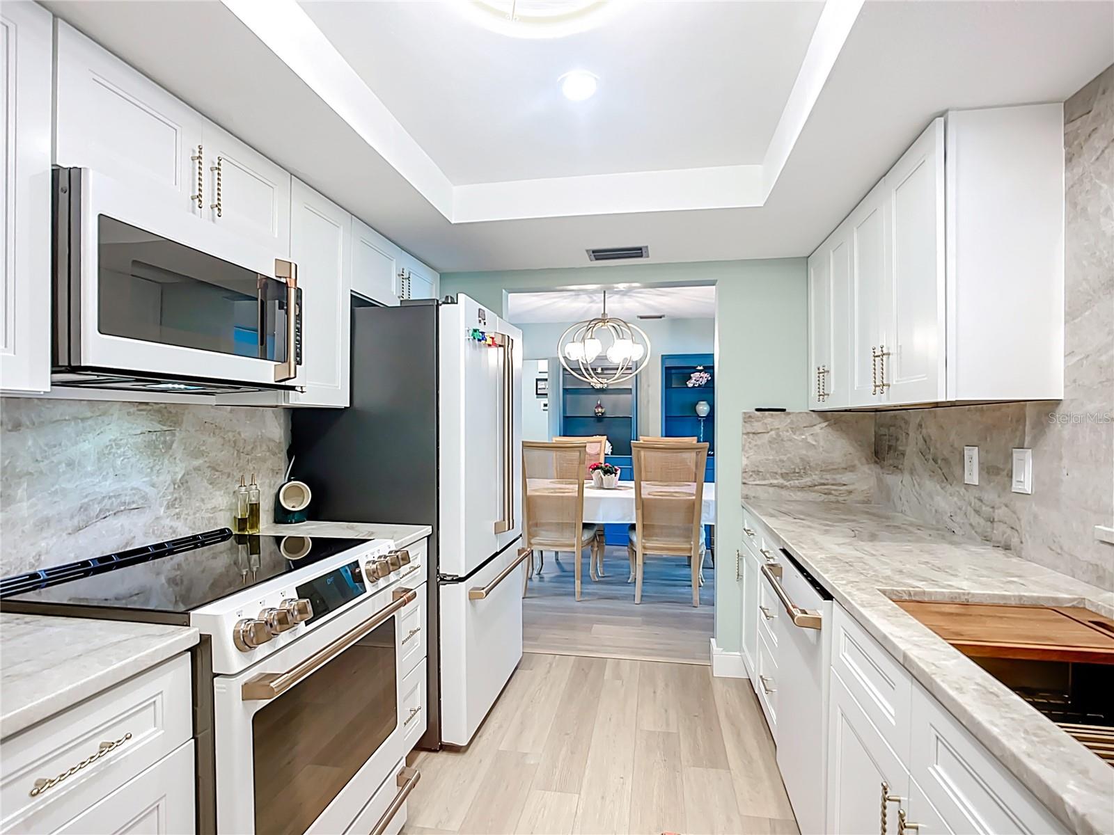 SHADOW LAKES - Residential