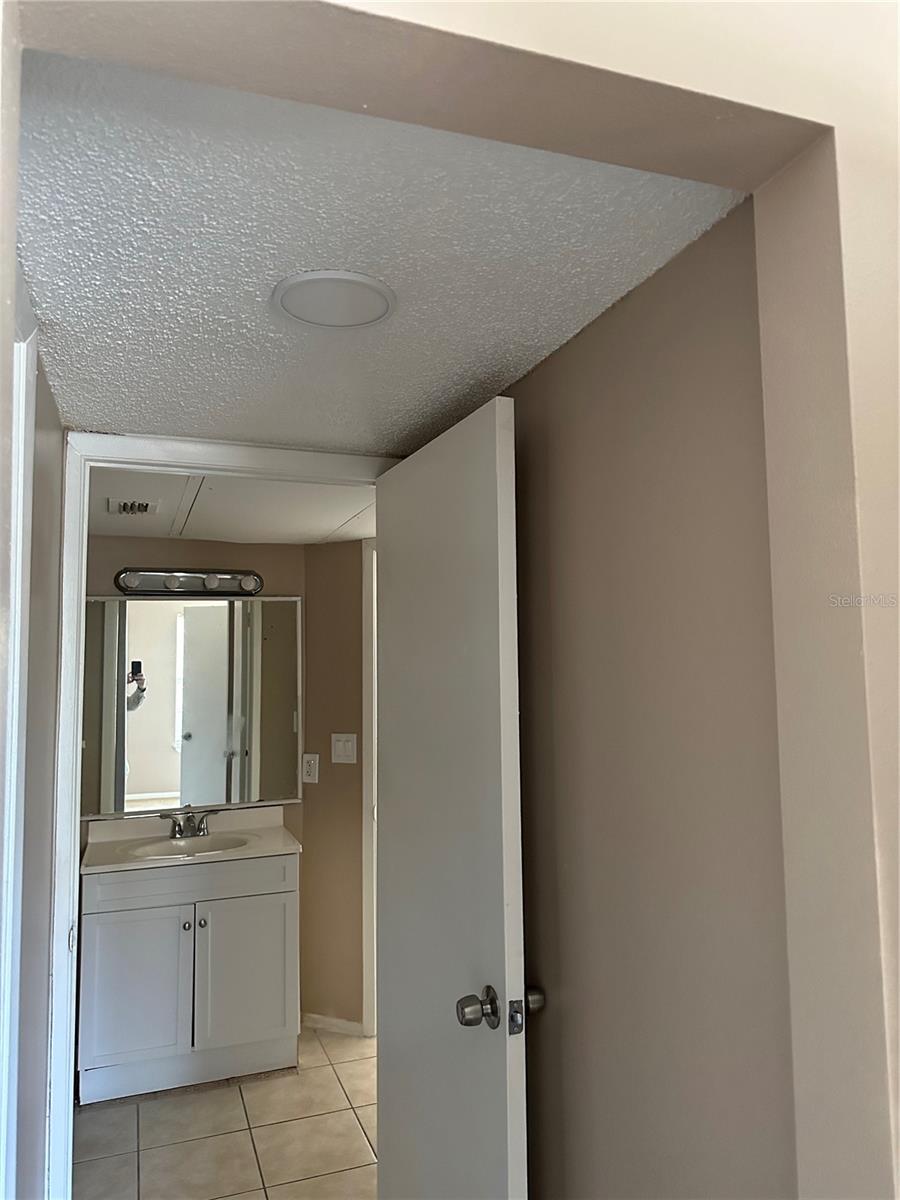 PLAZA/MILLENIUM - Residential Lease