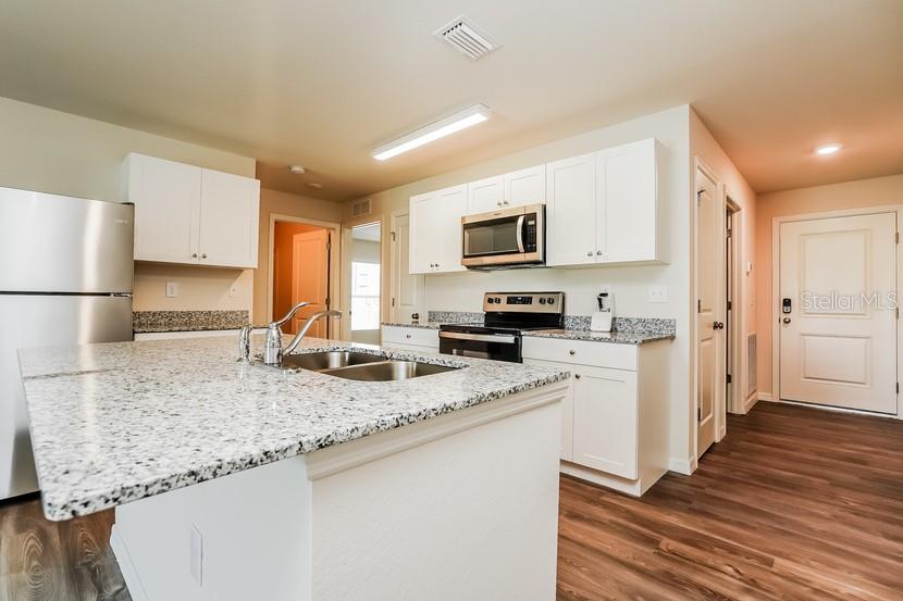 VISTANNA VILLAS - Residential Lease