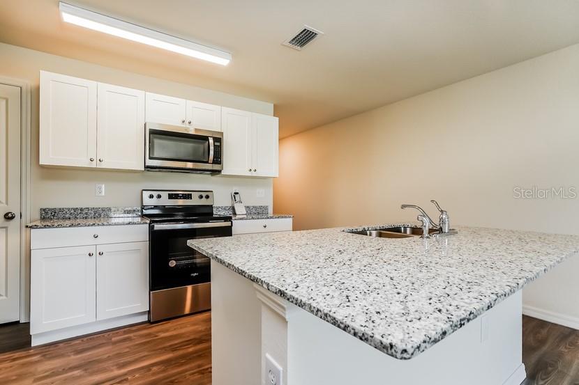 VISTANNA VILLAS - Residential Lease