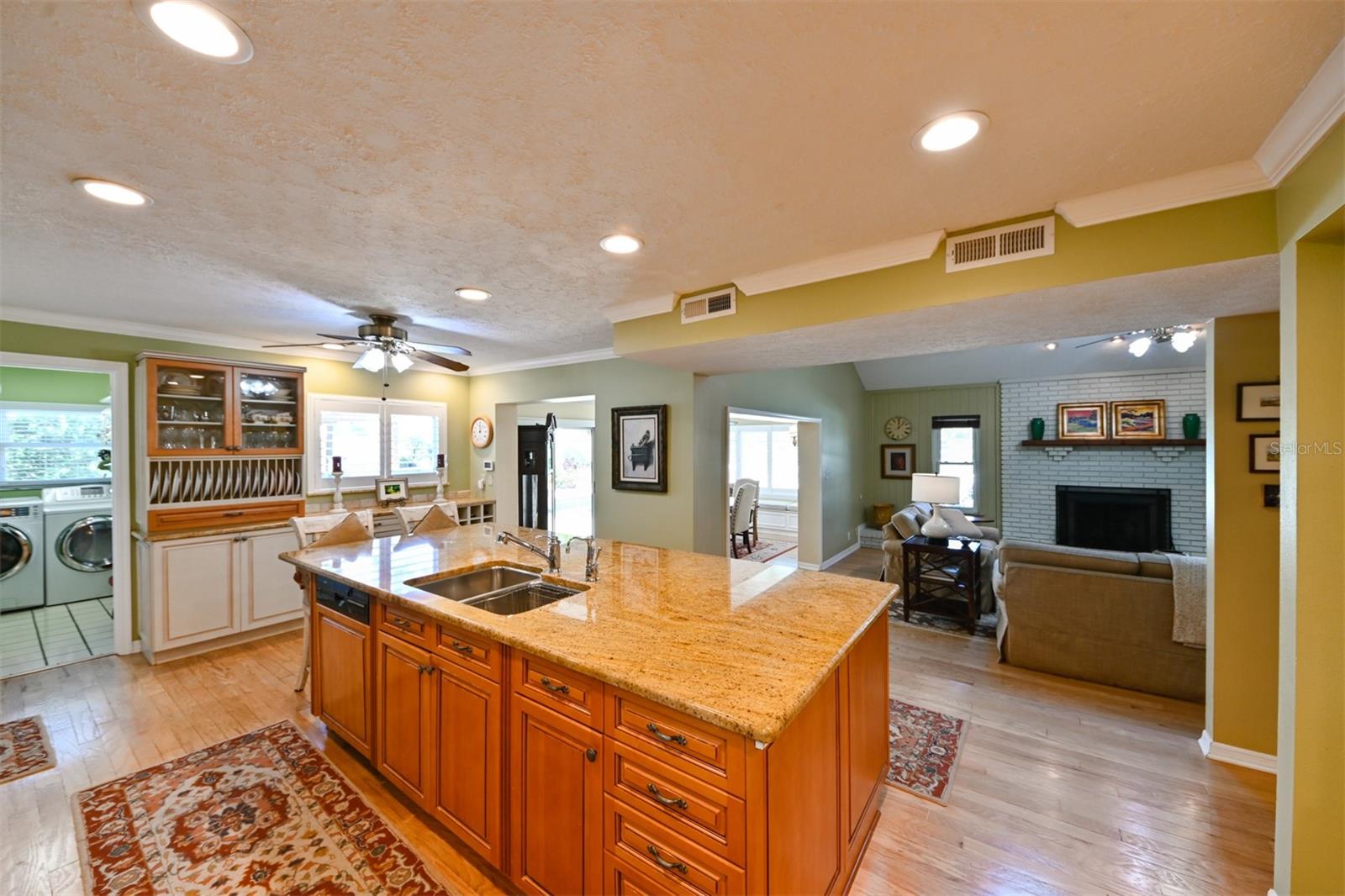 LAKE ELLEN SHORES - Residential