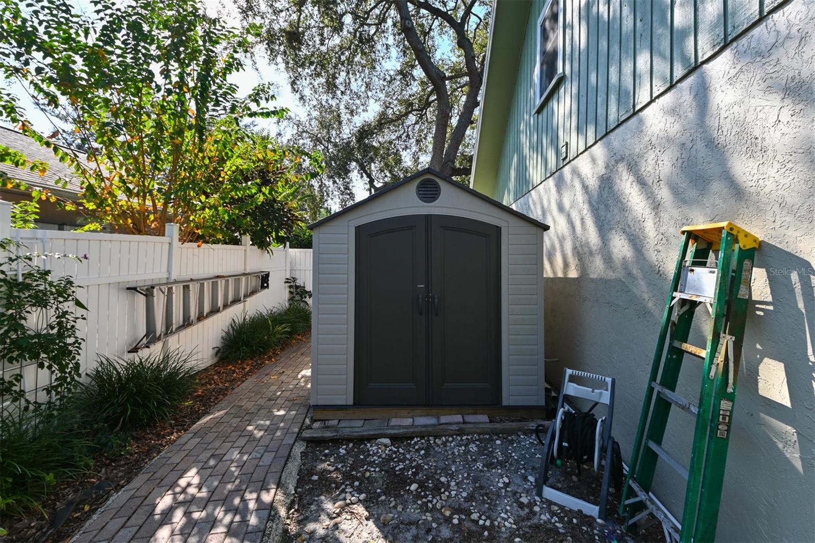 LAKE ELLEN SHORES - Residential