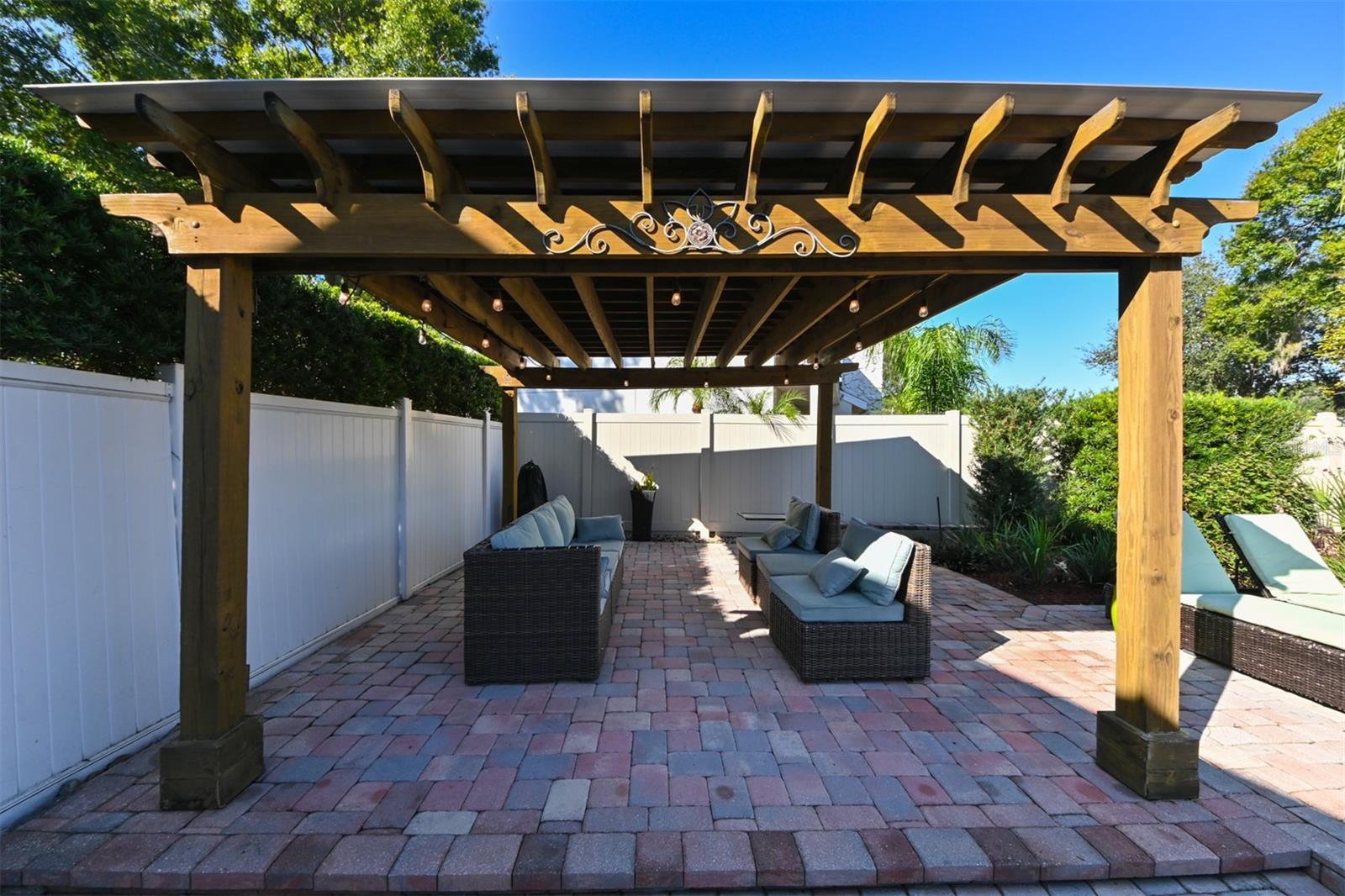 LAKE ELLEN SHORES - Residential