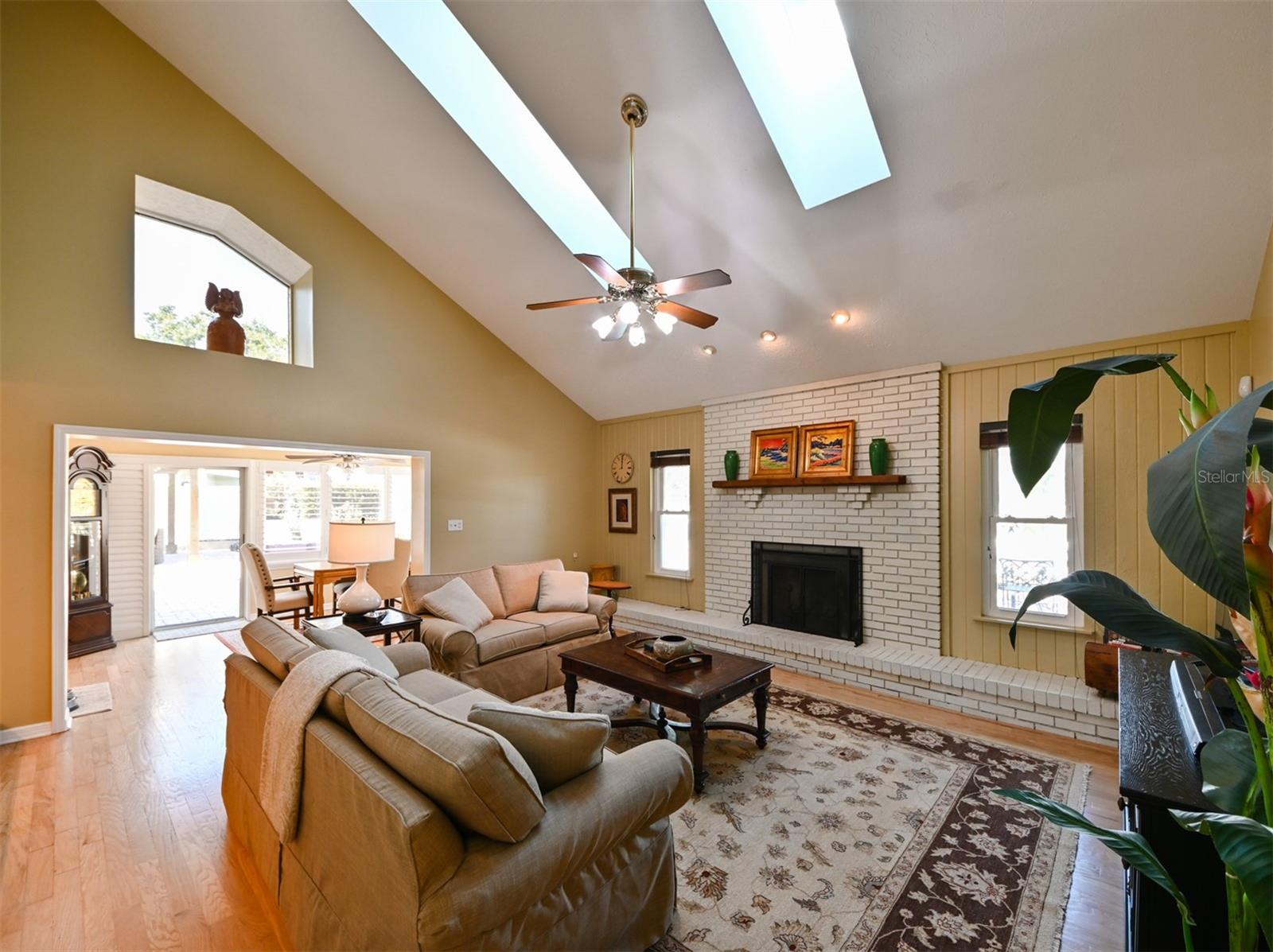 LAKE ELLEN SHORES - Residential