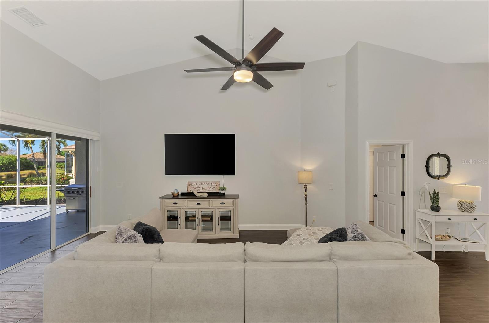 RIVERWOOD - Residential