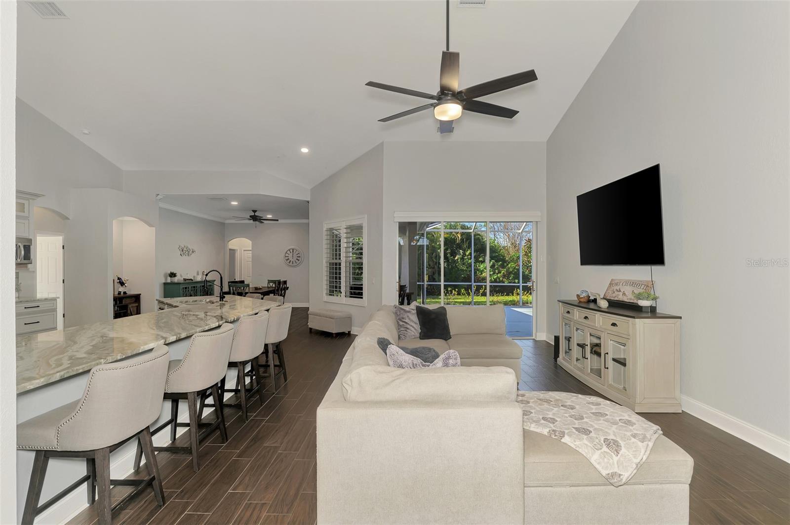 RIVERWOOD - Residential