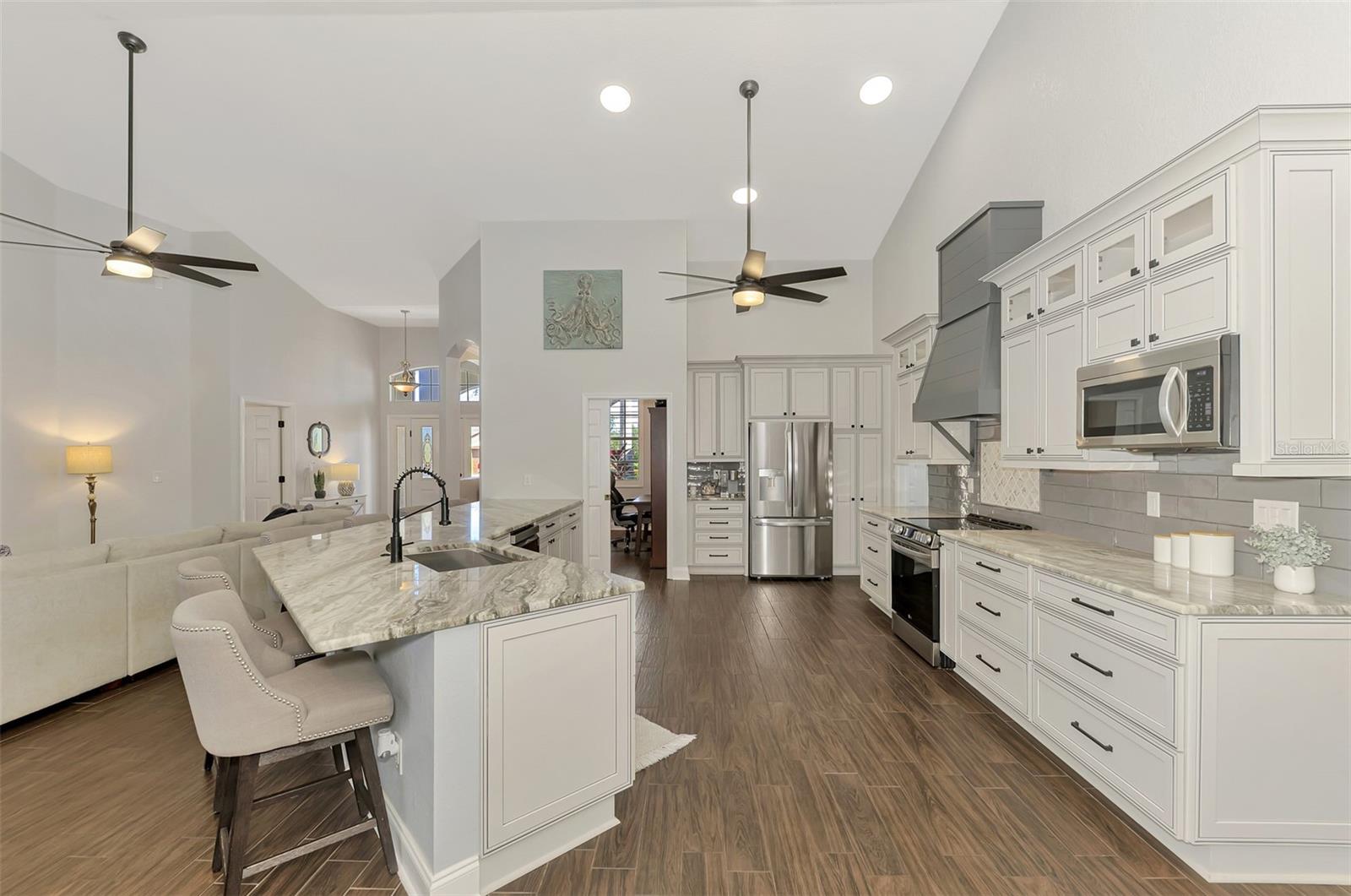 RIVERWOOD - Residential