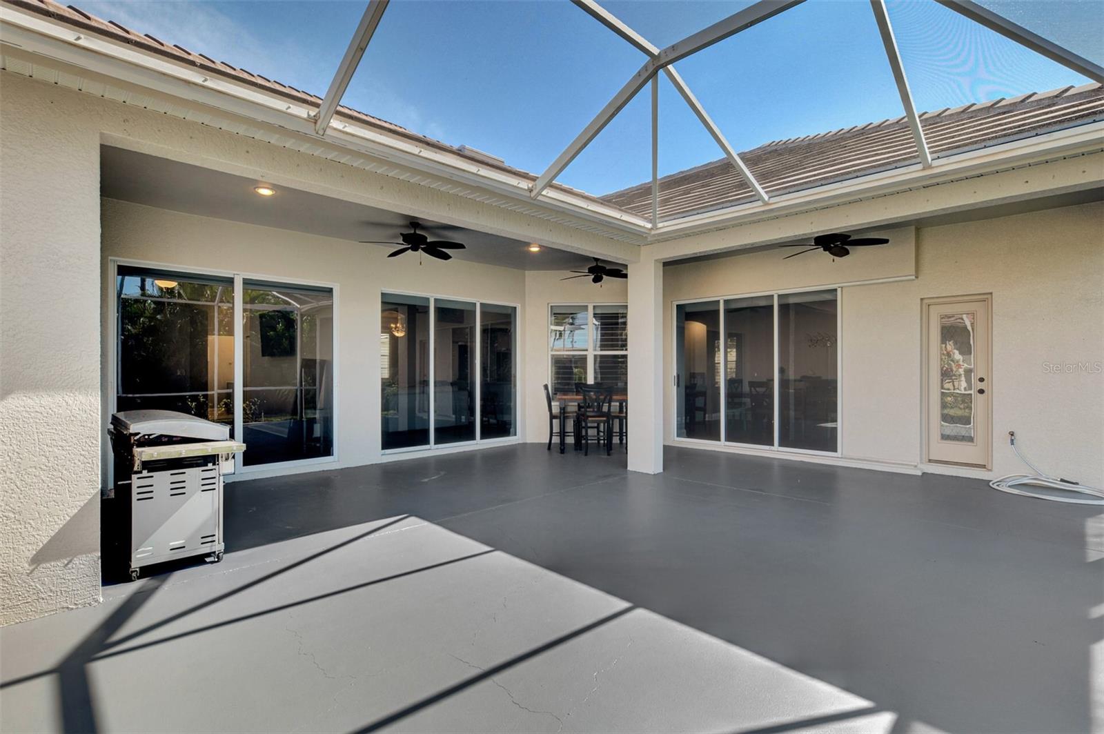 RIVERWOOD - Residential