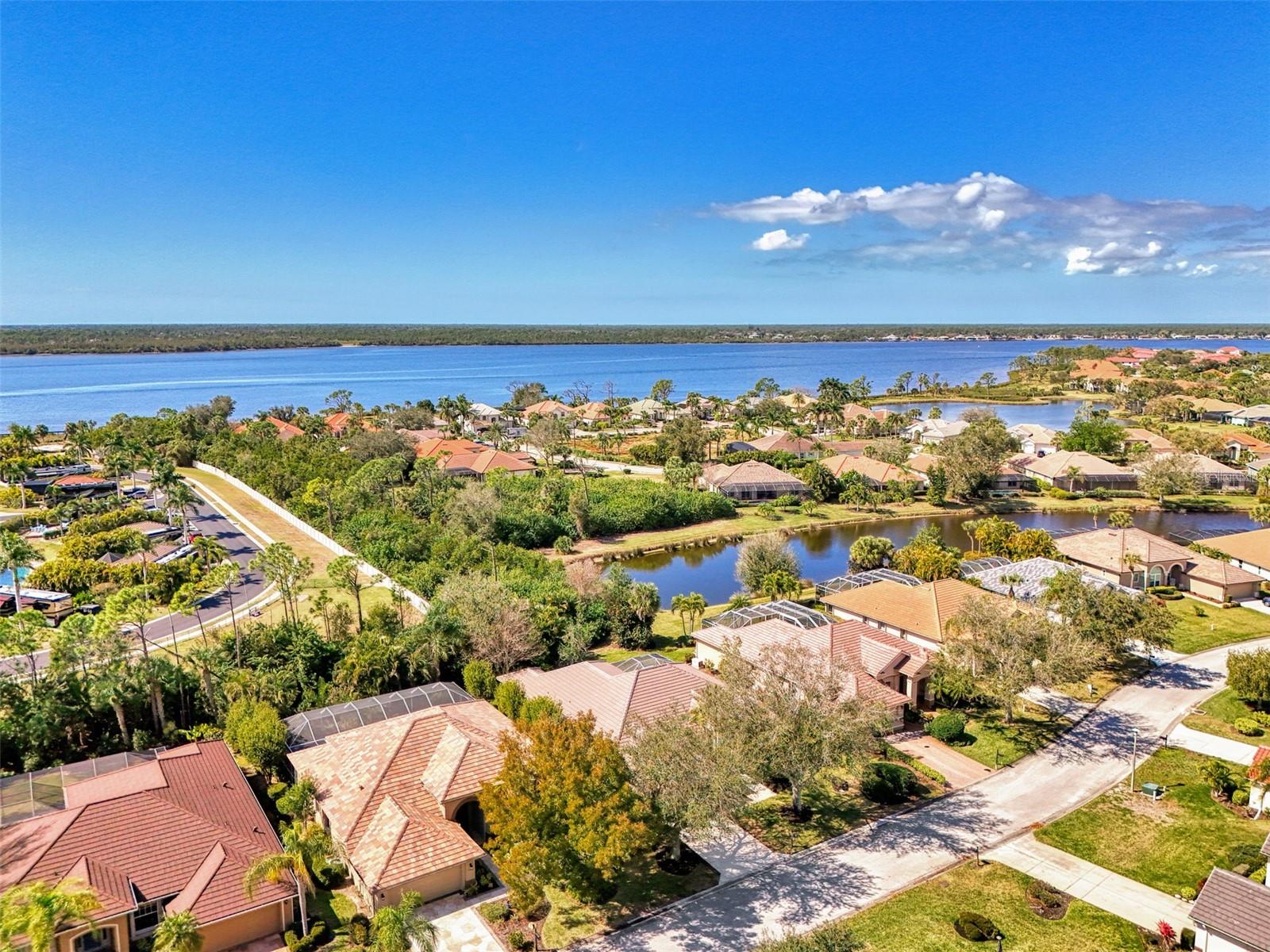 RIVERWOOD - Residential