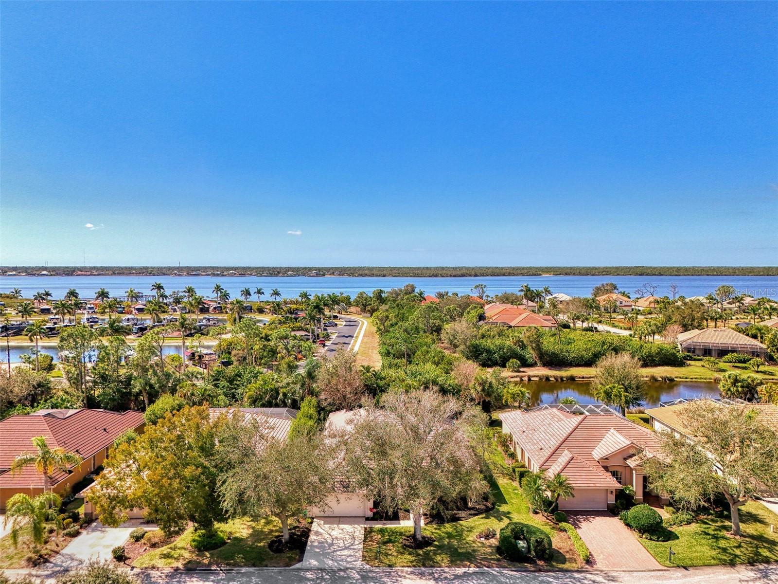 RIVERWOOD - Residential