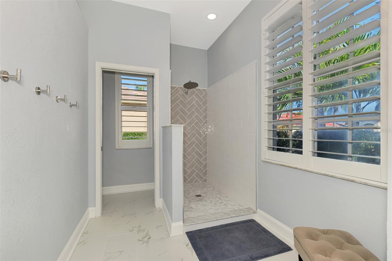 RIVERWOOD - Residential