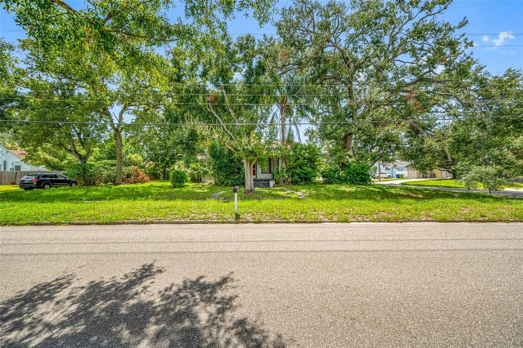 Photo of 2208 N Lincoln Avenue, Tampa, FL 33607 (MLS # TB8531823)