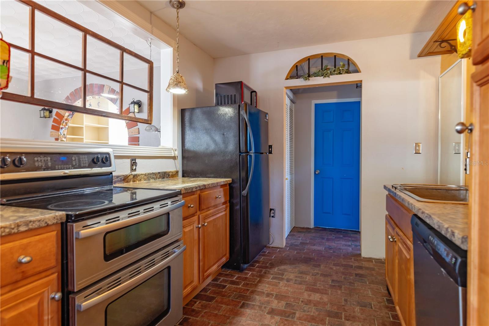 RIVERSIDE TERRACE - Residential