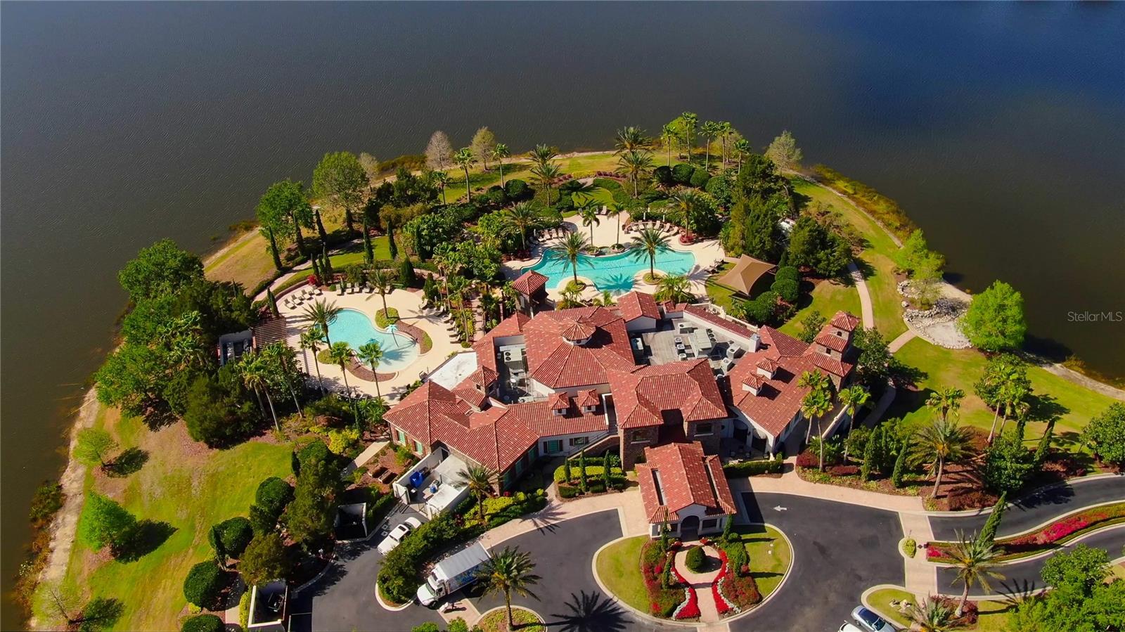 LAKE CLUB - Residential