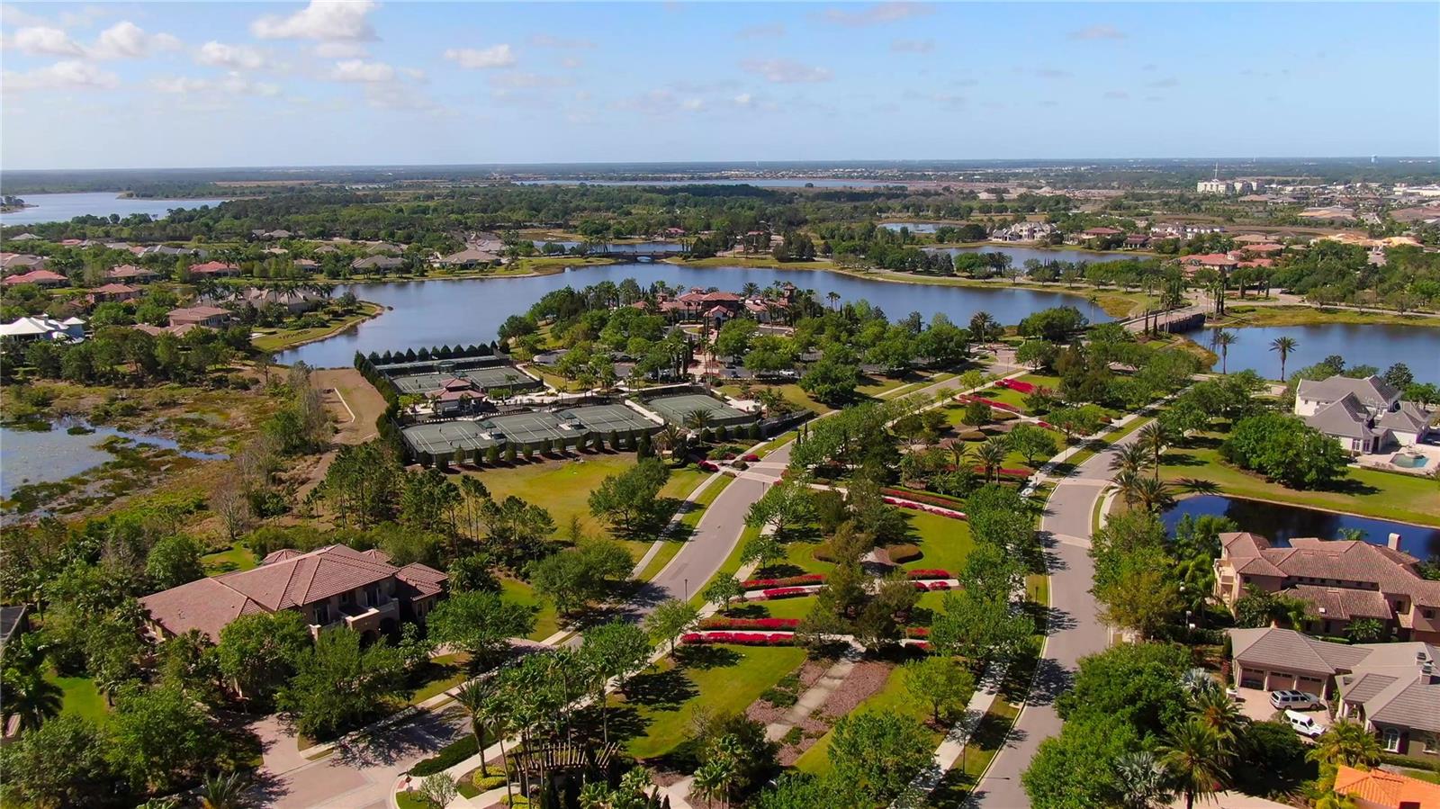 LAKE CLUB - Residential