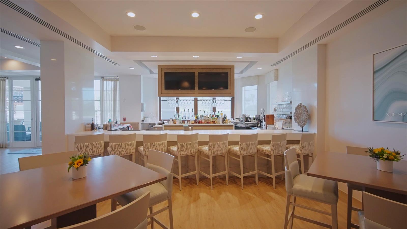 LAKE CLUB - Residential