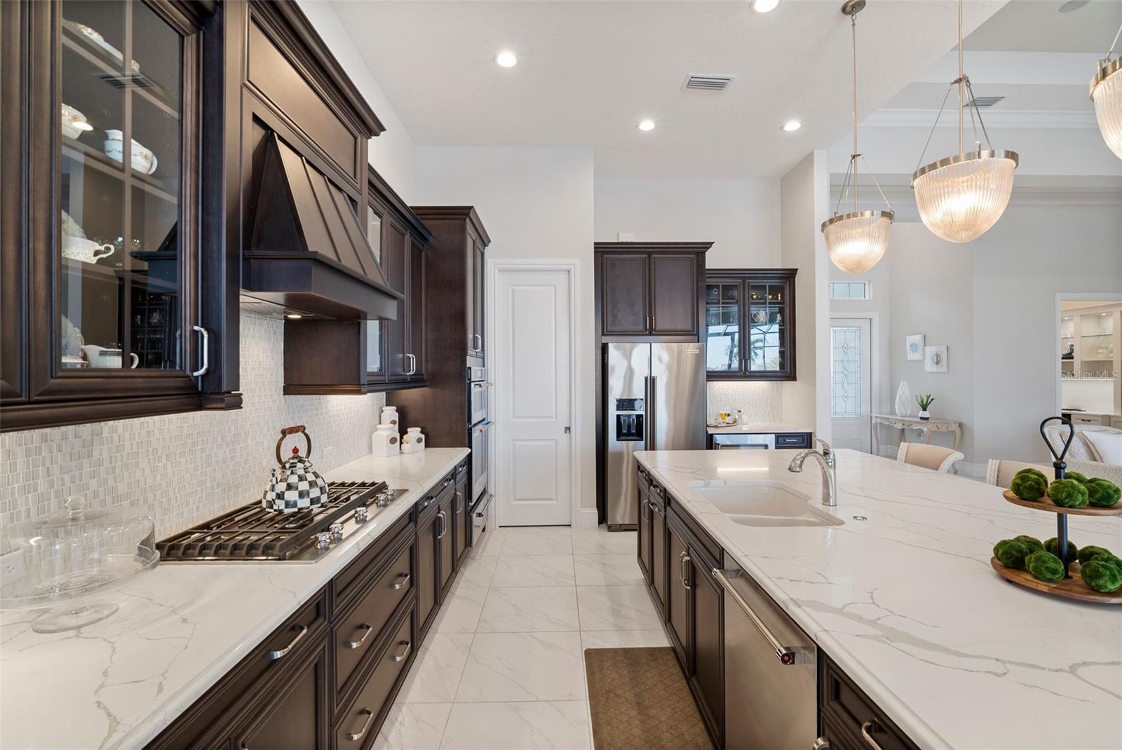 LAKE CLUB - Residential