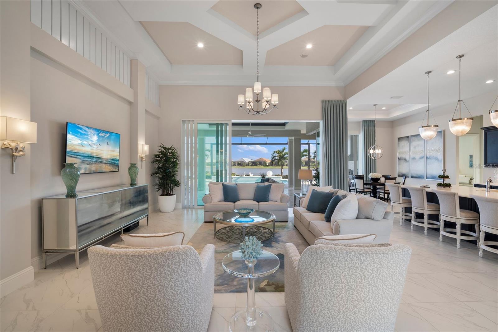 LAKE CLUB - Residential