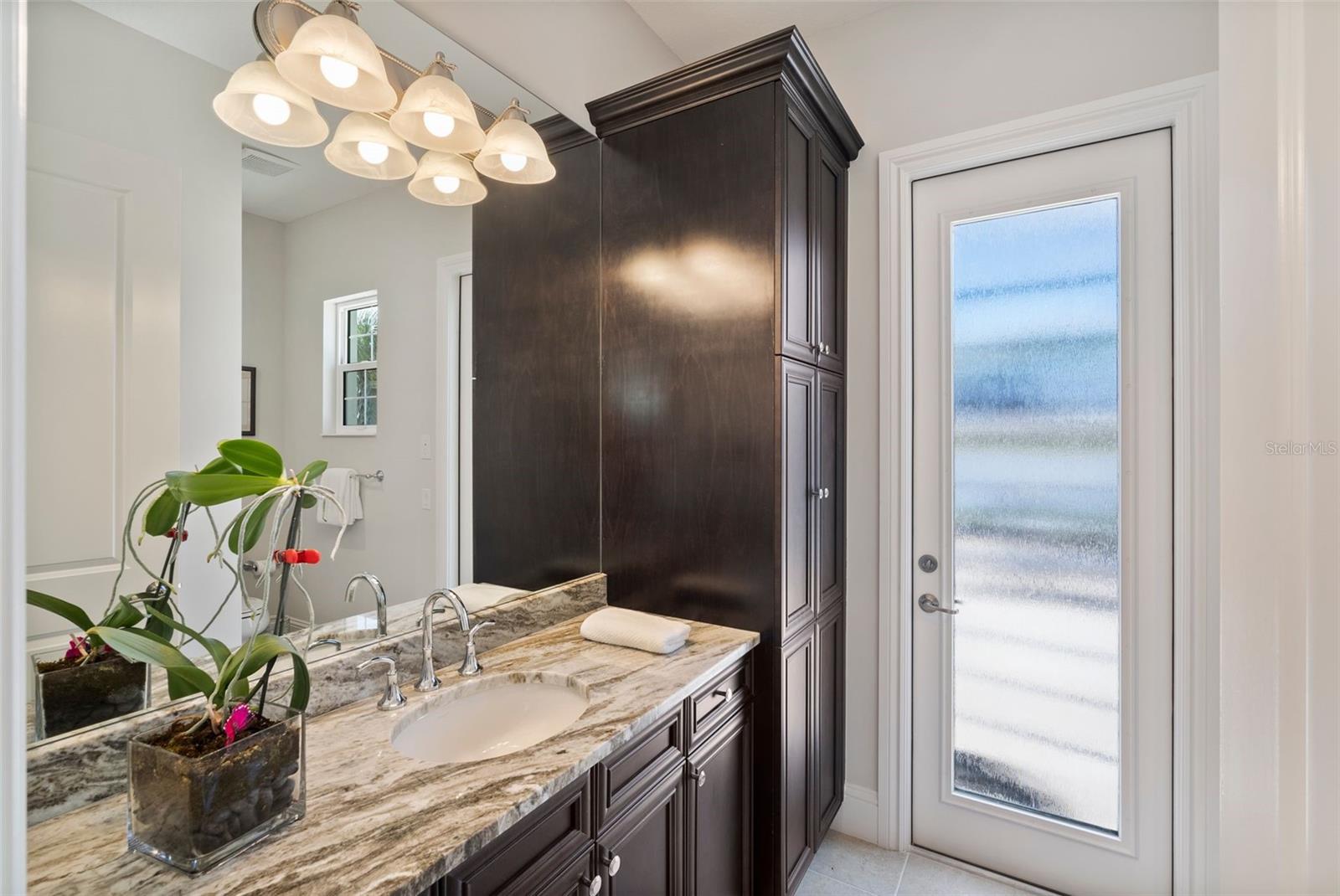 LAKE CLUB - Residential