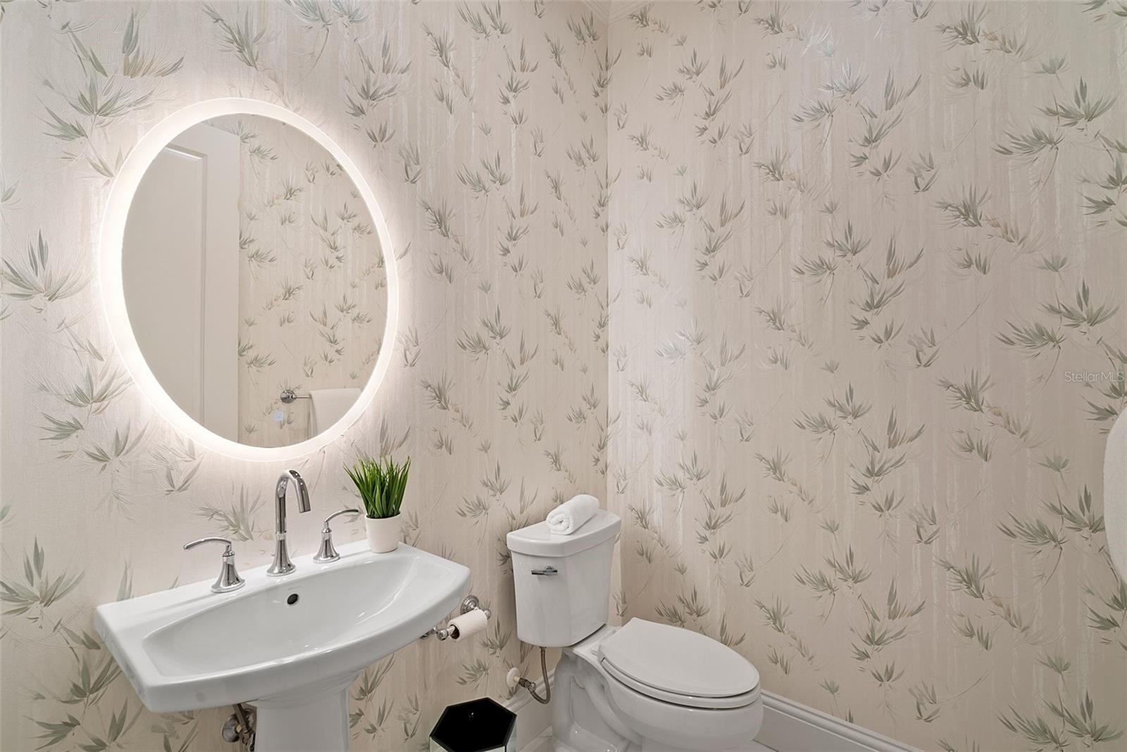 LAKE CLUB - Residential