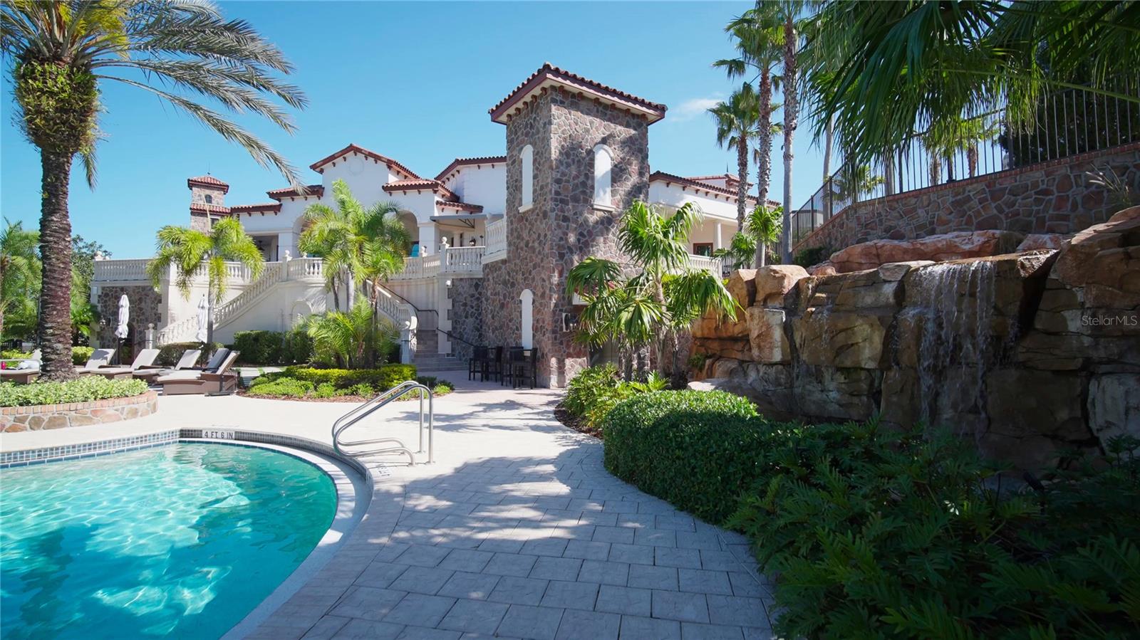 LAKE CLUB - Residential