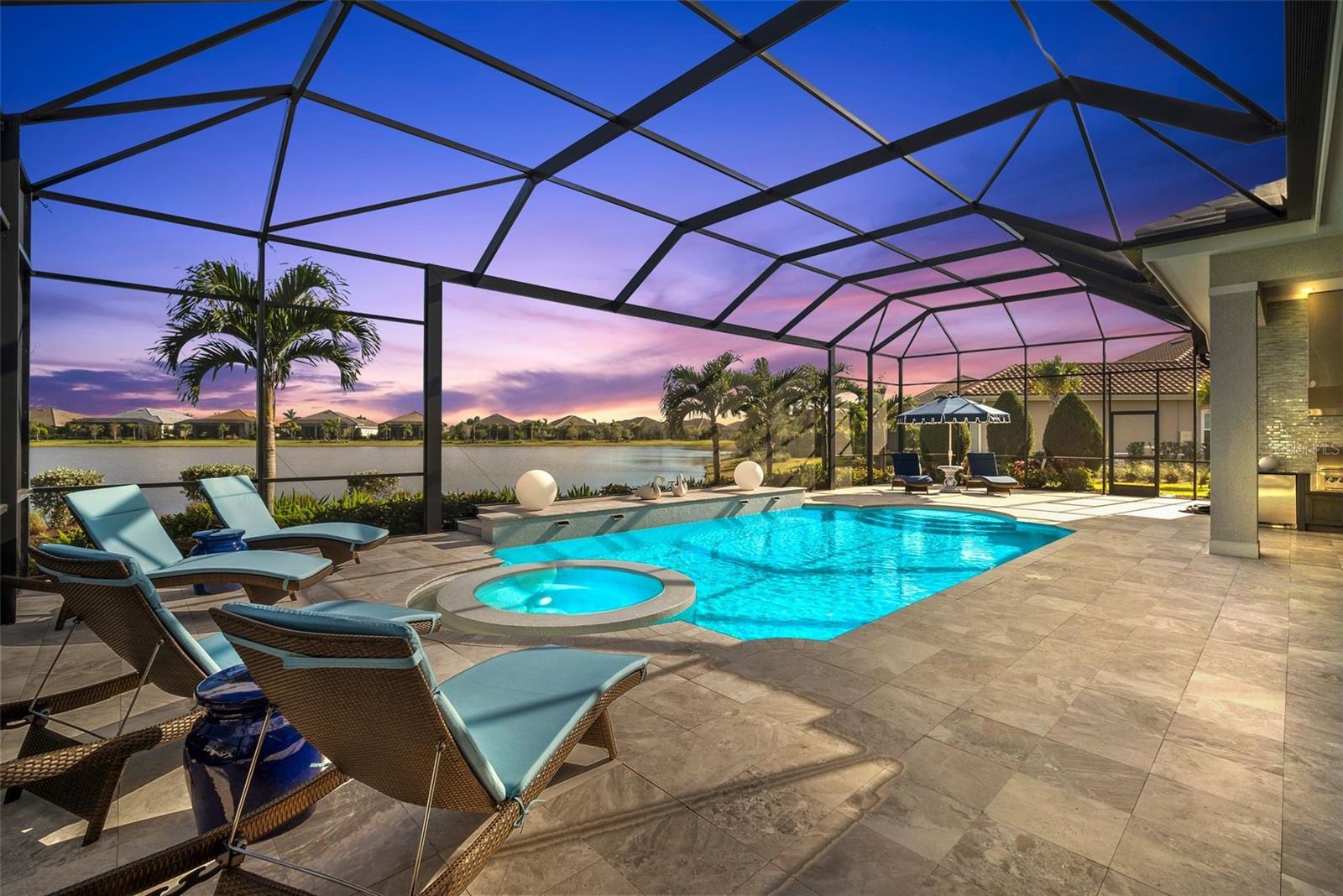 LAKE CLUB - Residential