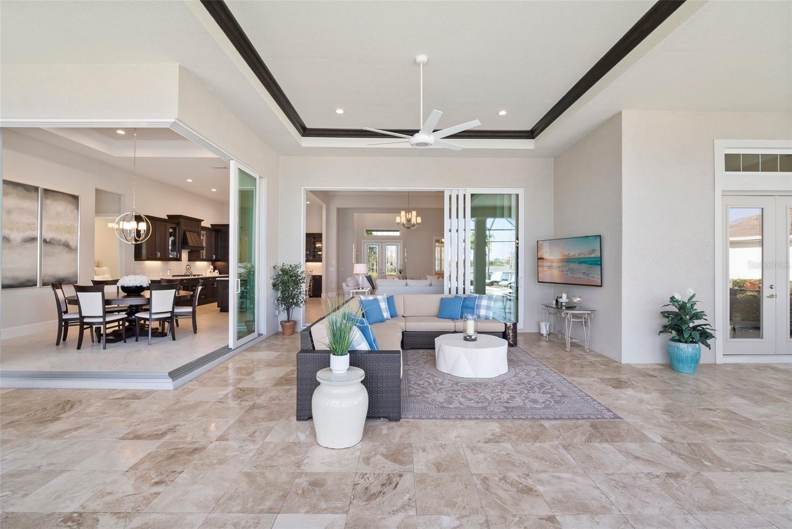 LAKE CLUB - Residential