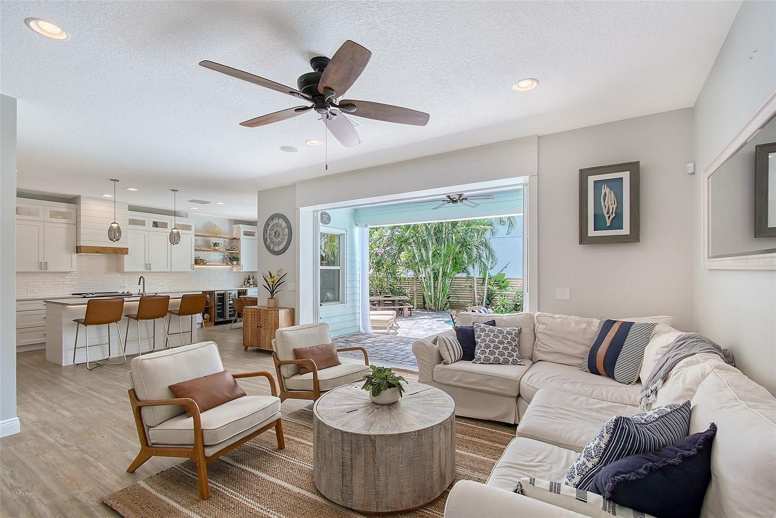 1738 SIESTA DRIVE