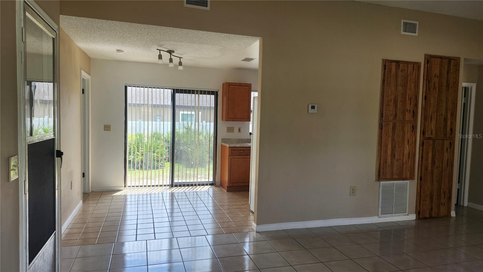 DELTONA LAKES UNIT 36 - Residential Lease