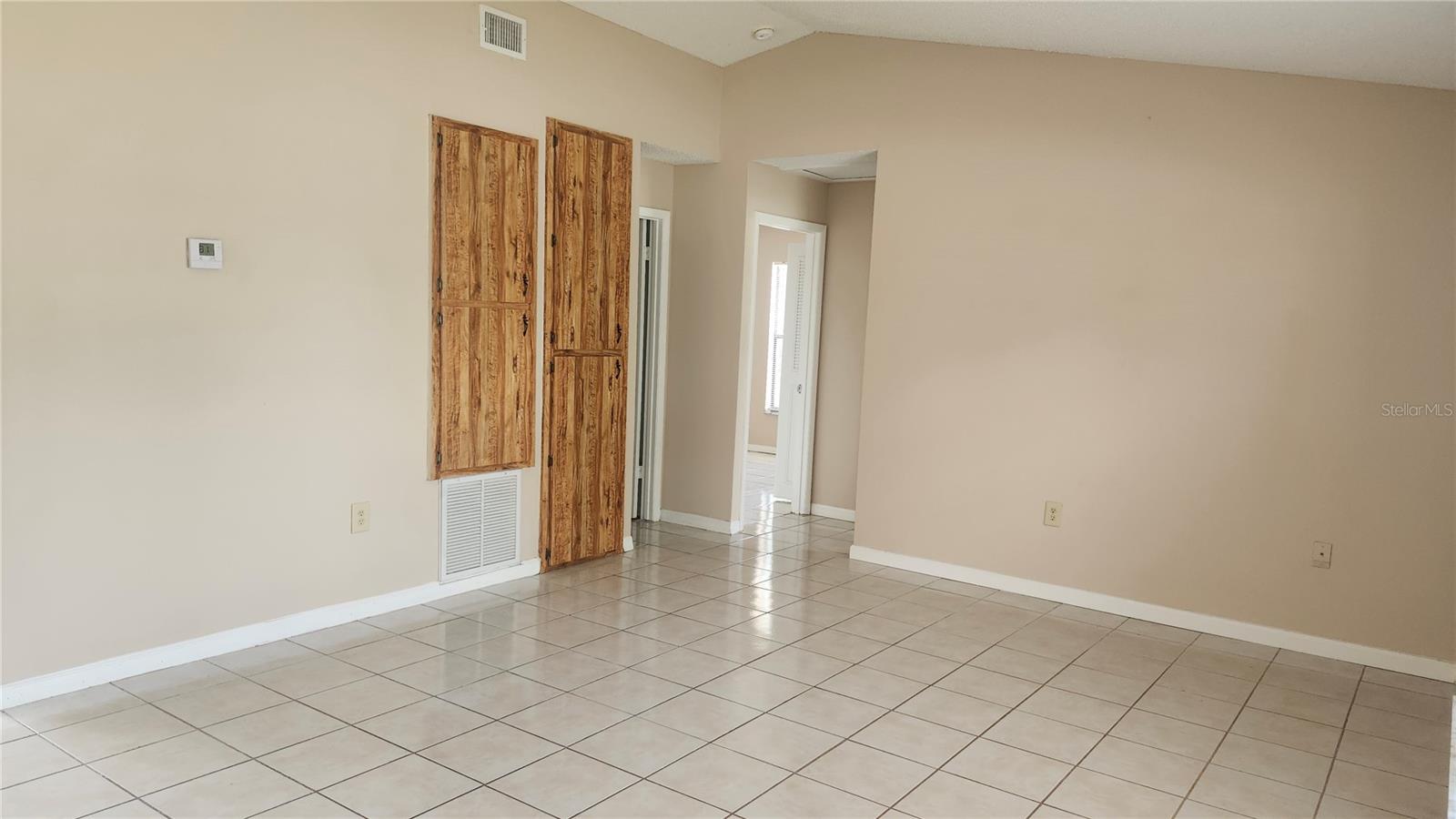 DELTONA LAKES UNIT 36 - Residential Lease