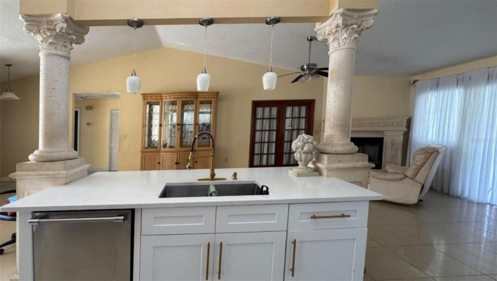 822 VALNERA COURT