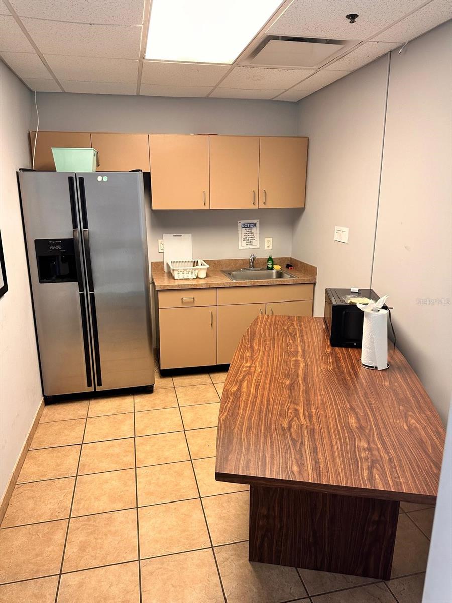 STARPOINTE 02 SERVICE CENTER - Commercial Lease