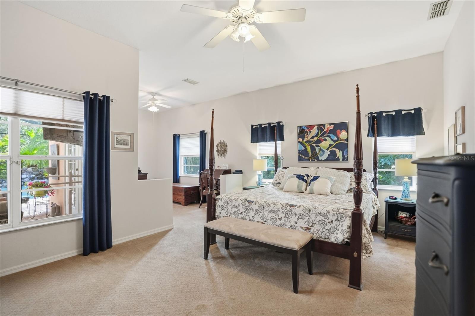 LAKE IN THE WOODS PH V - Residential