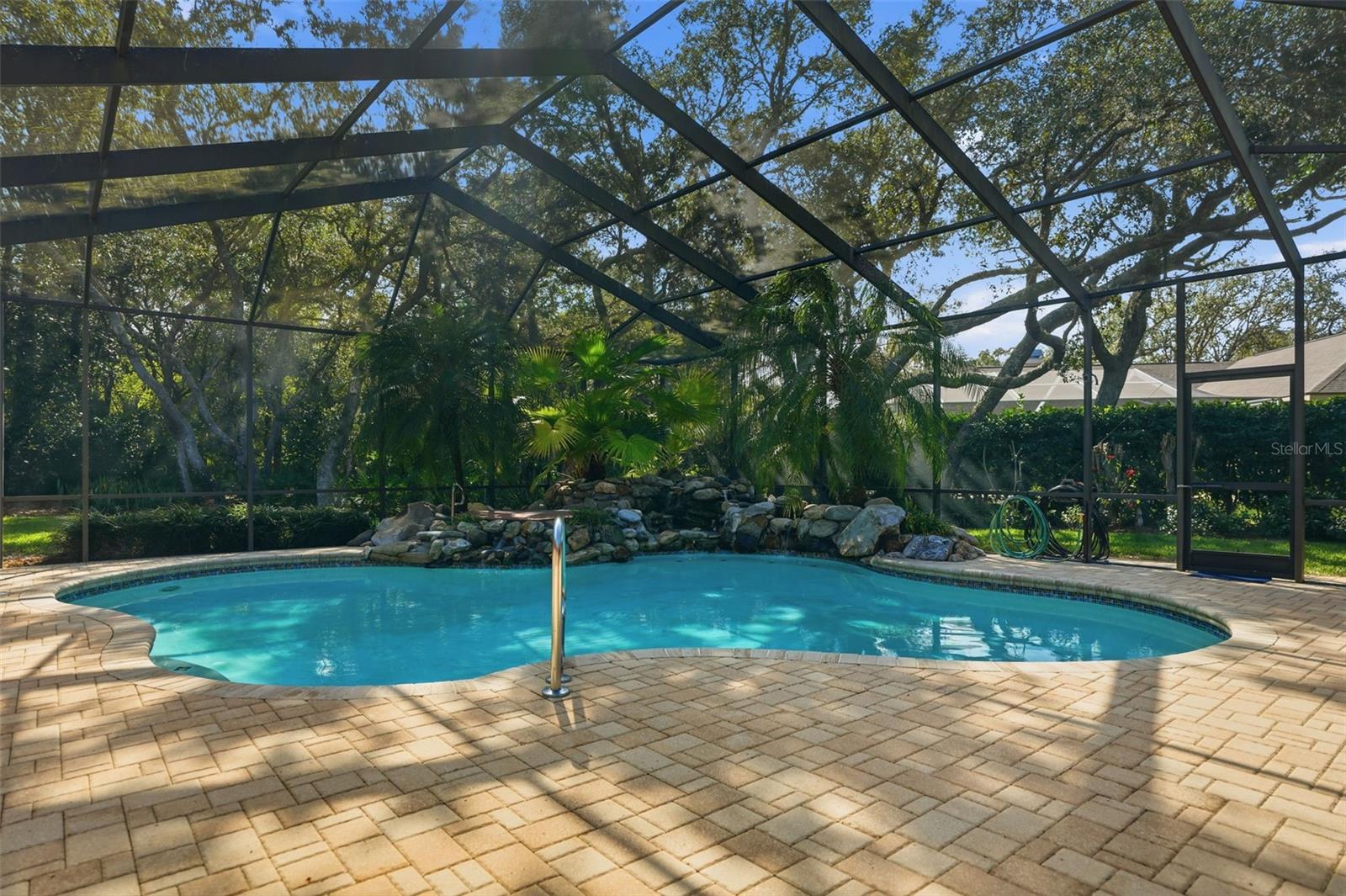 LAKE IN THE WOODS PH V - Residential