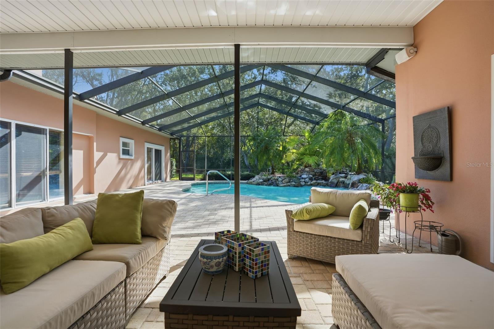 LAKE IN THE WOODS PH V - Residential