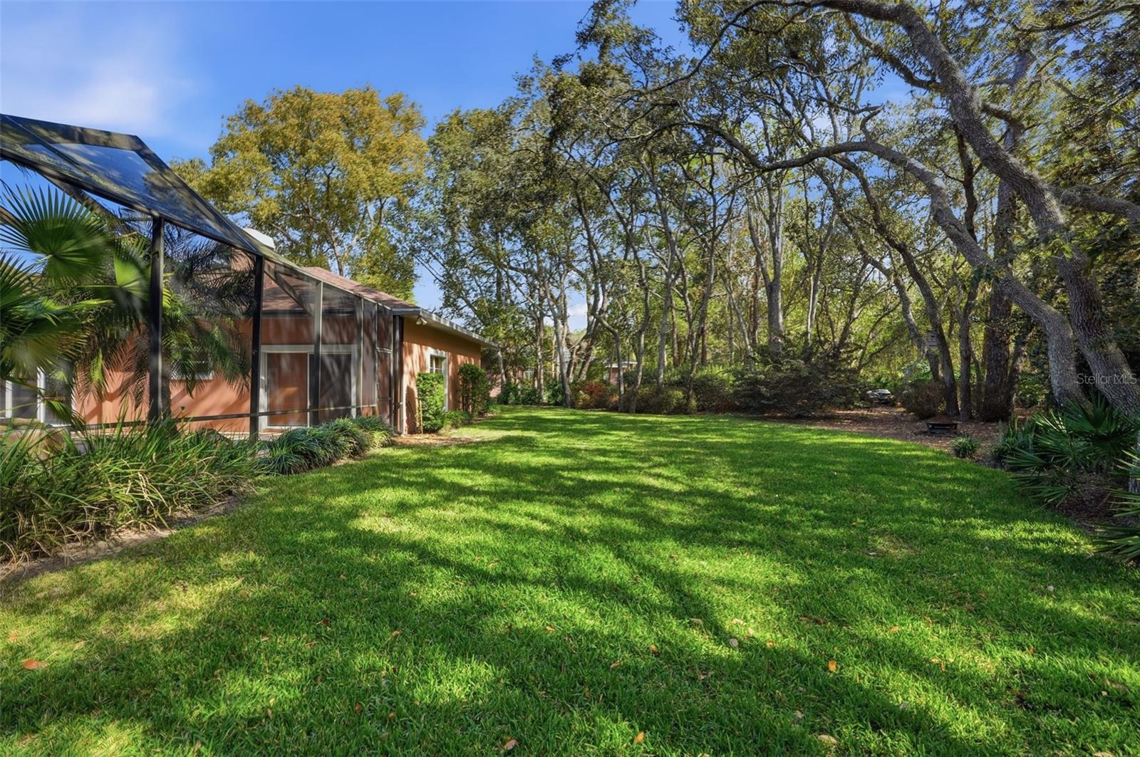 LAKE IN THE WOODS PH V - Residential