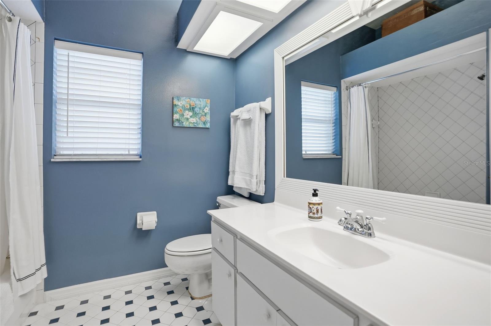 LAKE IN THE WOODS PH V - Residential