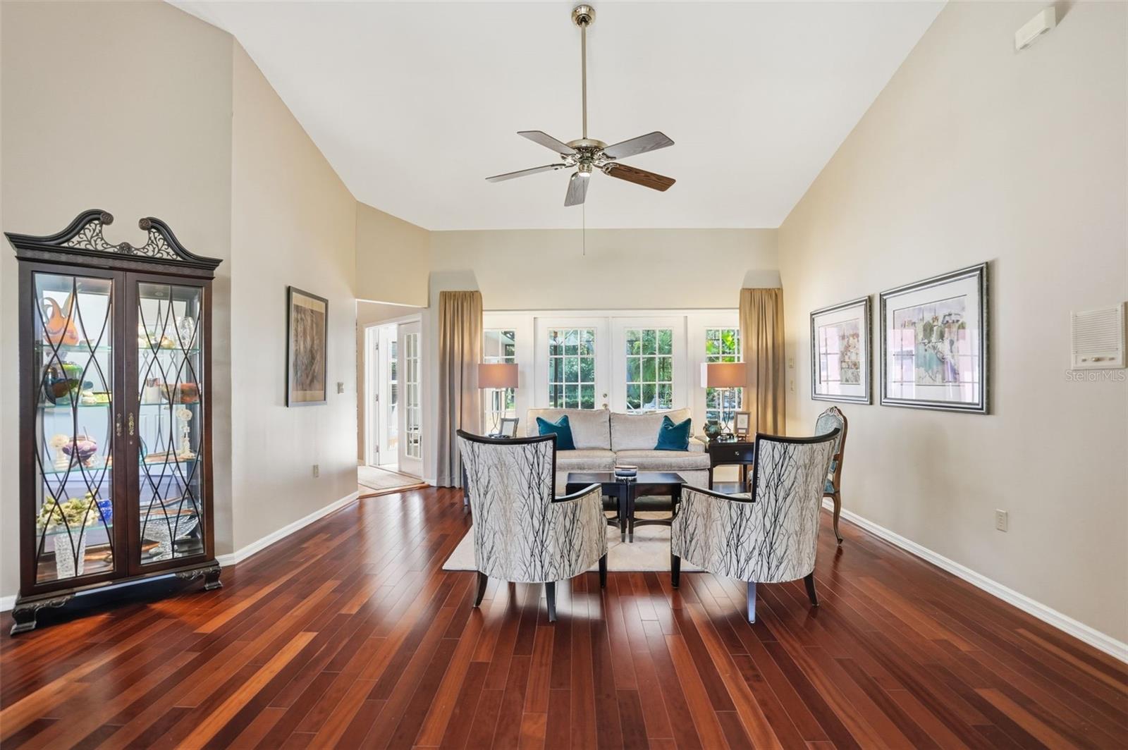 LAKE IN THE WOODS PH V - Residential