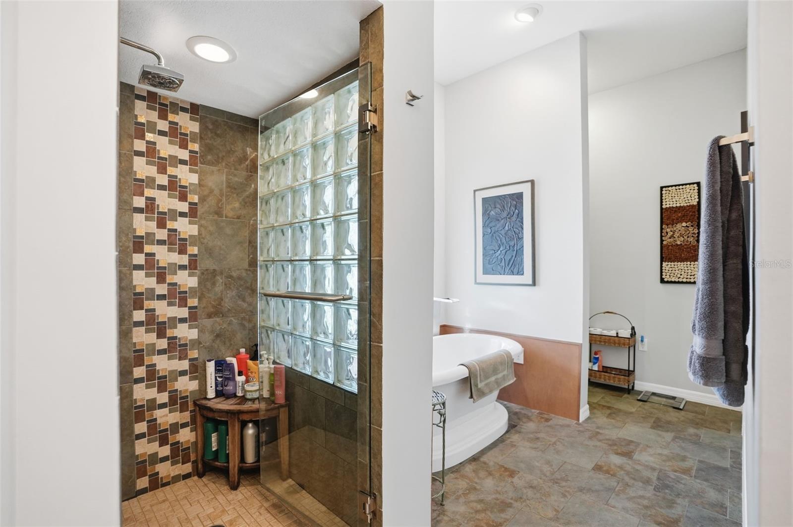 LAKE IN THE WOODS PH V - Residential