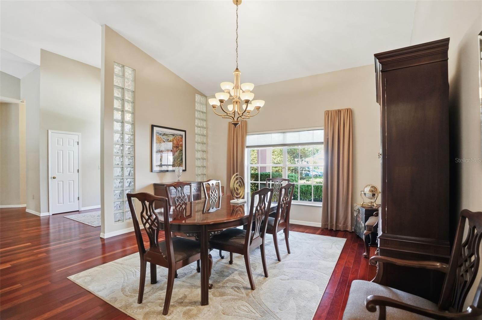 LAKE IN THE WOODS PH V - Residential