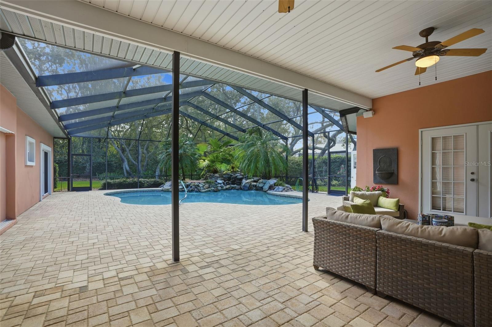 LAKE IN THE WOODS PH V - Residential