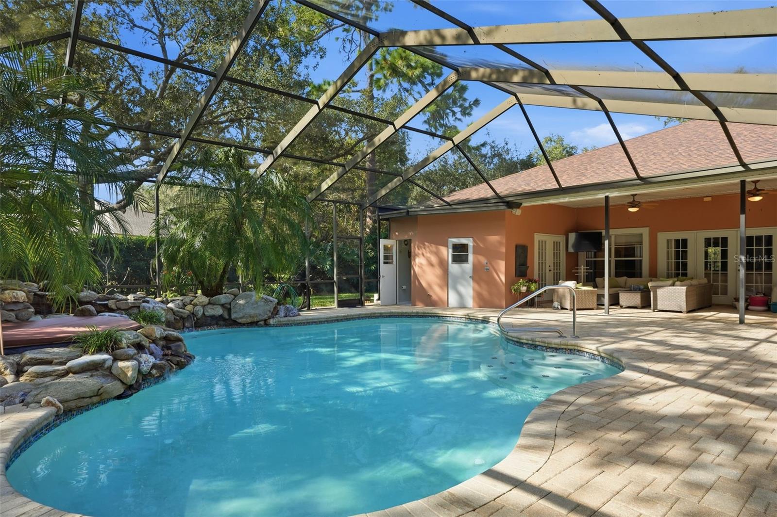 LAKE IN THE WOODS PH V - Residential