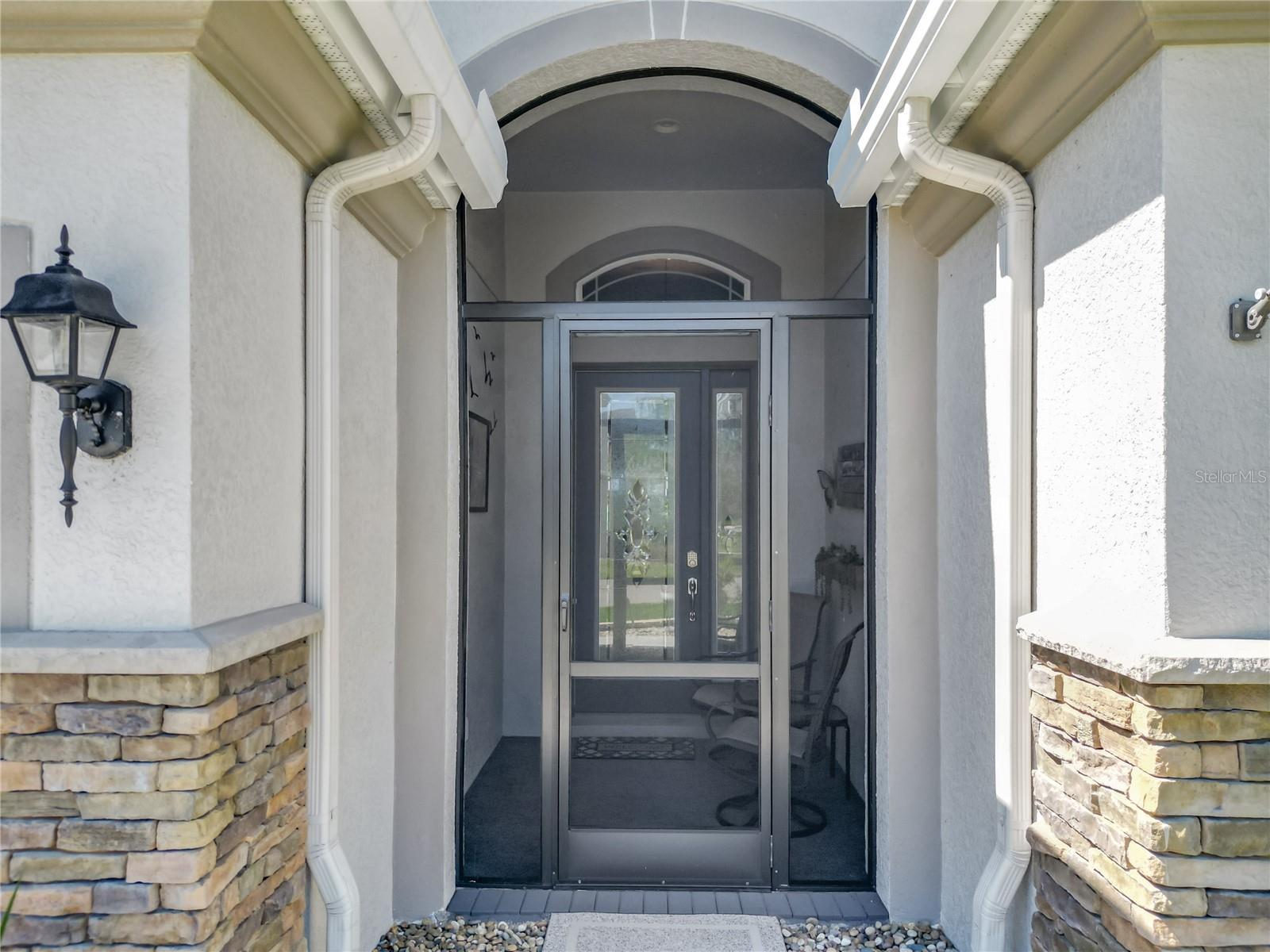 9911 SAUNTON DRIVE