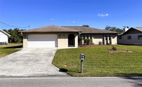 A home in PORT CHARLOTTE